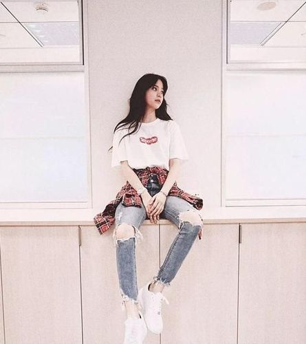 欧阳娜娜到底有多时尚,多样穿搭风格,彰显酷帅女生风范!