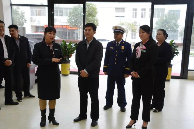 百色市副市长罗试坚带队检查福利机构消防安全工作