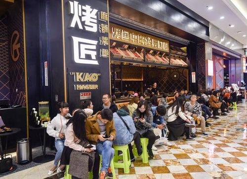 排队吃饭辛苦?不存在的!成都餐饮"候餐文化"暖心事,看