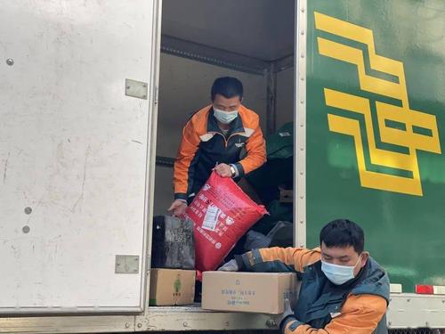 新春走基层 | 这位邮政小哥凭啥上春晚?