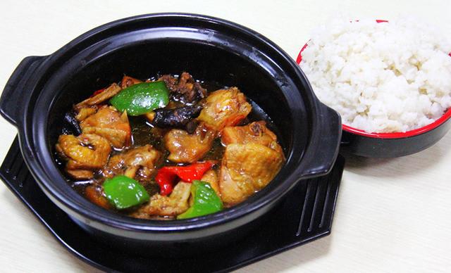 腾宇记黄焖鸡米饭(中都美食街店)