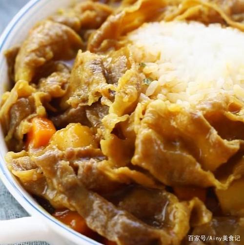 1分钟教你学会的咖喱土豆肥牛饭!汤汁拌饭太香了!