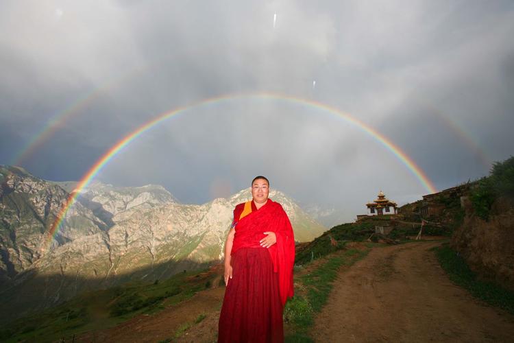 简直难以置信: 阿宗白洛仁波切示现法界体性身