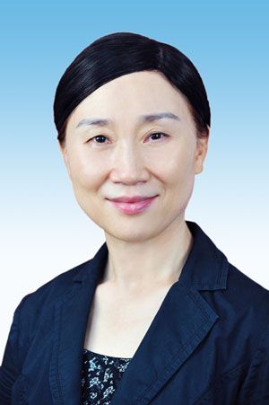 李微微同志简历
