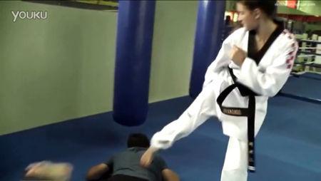 跆拳道女生回答;你们这样做过吗?这样是不是太过分了?