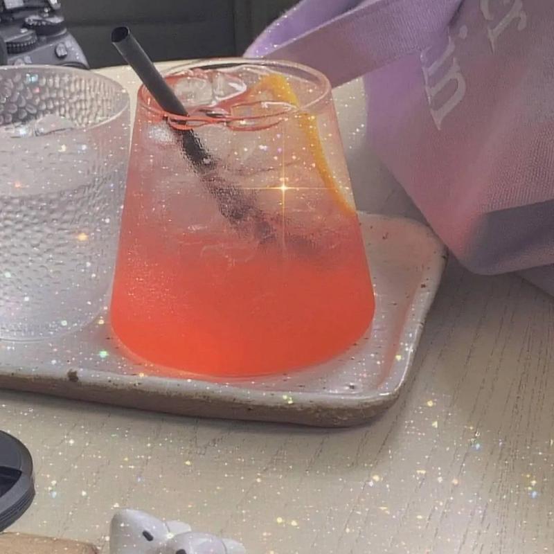 《你海王我绿茶》  by玉堂人