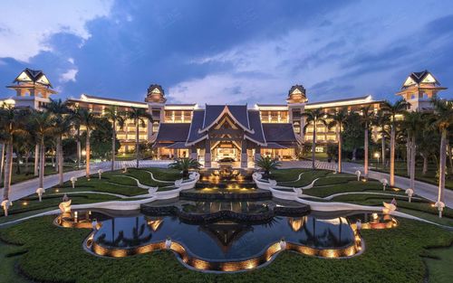 西双版纳云投喜来登大酒店  景洪市     最大会场1070m,324间客房