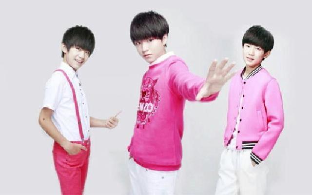 答:tfboys,由王俊凯,王源和易烊千玺3名成员组成.