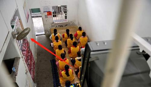 夏天的看守所是最难受的