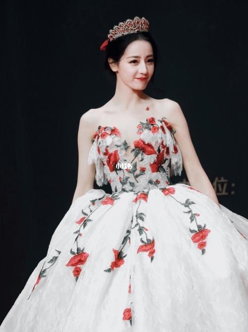 迪丽热巴～2021星光大赏玫瑰裙造型_迪丽热巴_仙女_娱乐_明星娱乐资讯