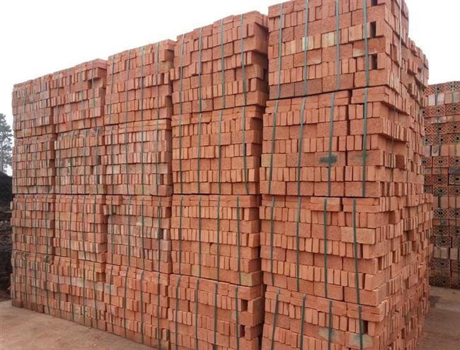 过去农村建房常用的红砖为什么被禁了看看它的危害就明白了