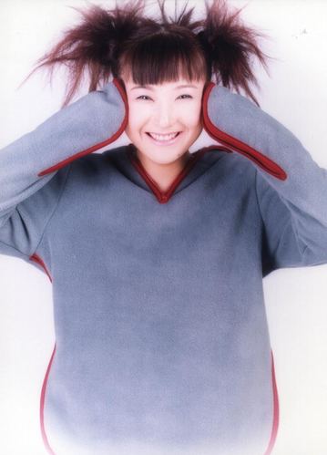 资料:《开心100》主持人介绍--买红妹