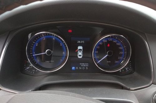 红旗-h7 2015款 2.0t 豪华型