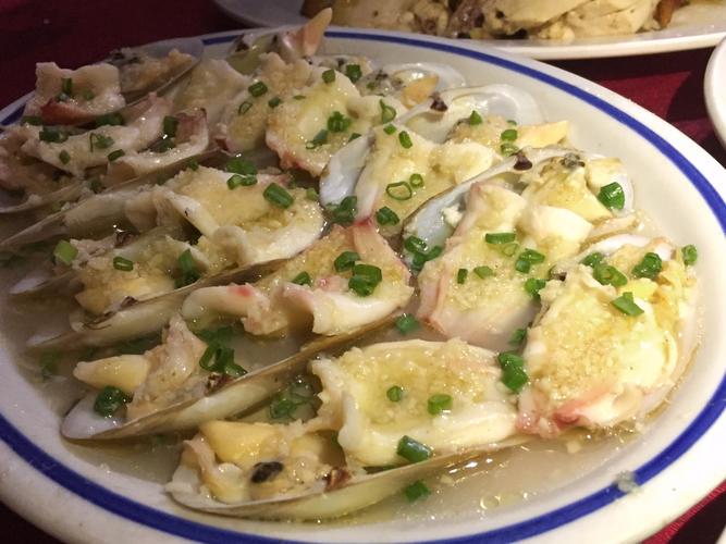 蒜蓉蒸橡皮螺.吴川吃海鲜,很新鲜.