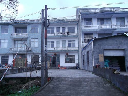 坦头镇位于浙江省台州市天台县城东部,距天台县城12公里,是天台东部的