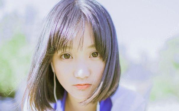 另外就是由于雌激素作用乳房开始发育的话女生胸部