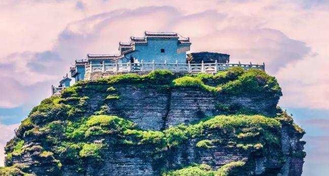 1,梵净山位于贵州省铜仁市,国家5a级旅游景区,国家级自然保护区