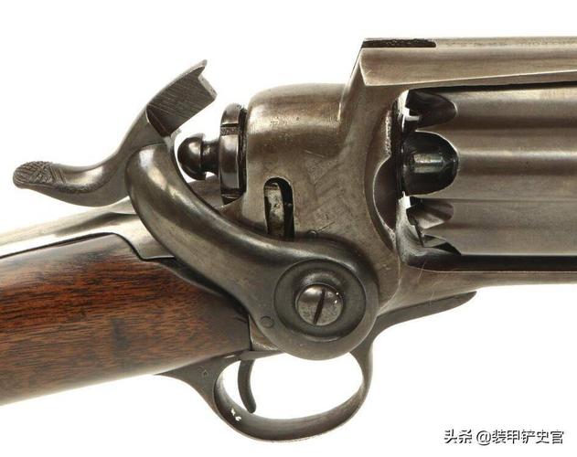 刻制了膛线,提高了弹丸的稳定性,使其射程和精度明显优于老式滑膛步枪