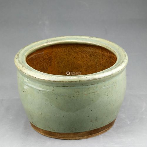 绿釉卷缸
