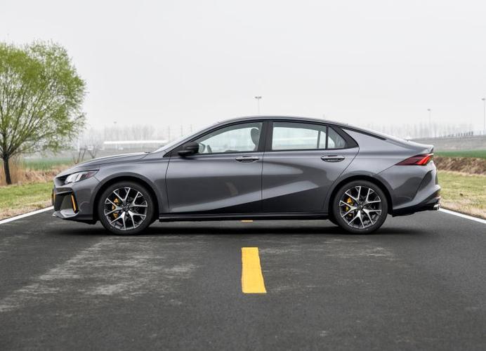 思域的强劲对手要来了,广汽传祺影豹外观运动,套件也是拉满