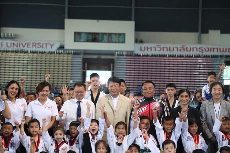 曼谷吞武里大学隆重举办泰国青少年跆拳道锦标赛