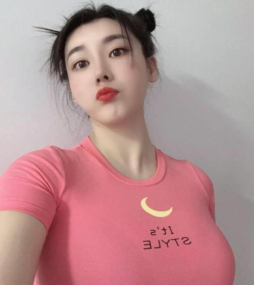 130斤的"微胖女神"刘太阳,s型曲线成焦点,网友:太美了吧