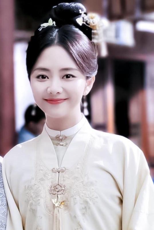《锦心似玉》杀青,谭松韵古装造型成亮点,网友:演什么