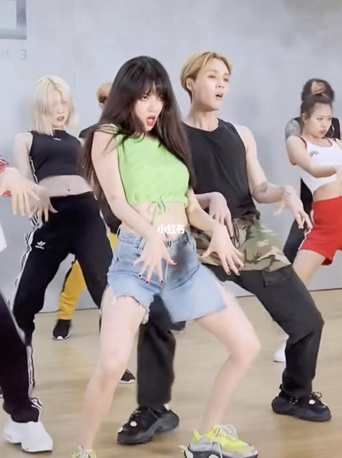 《retro future》金泫雅_泫雅_娱乐_舞蹈_舞蹈表演/翻