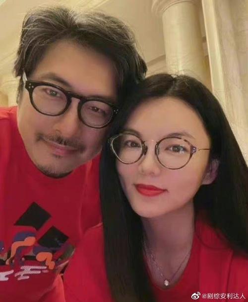 娱乐圈意料之中的离婚#王岳伦和李湘离婚时,王岳伦发微博官宣因长期