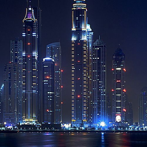 > 都市夜晚美景背景图