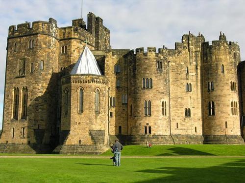 霍尔沃兹魔法学院简笔画