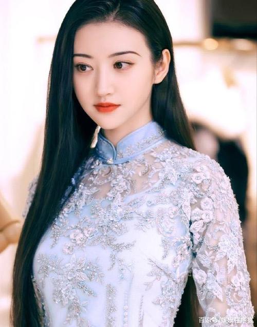 司藤景甜:中国古典风美女,却又不失现代女性美