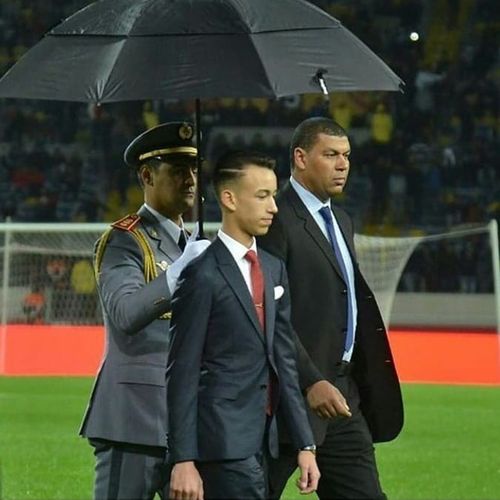 一个过早辗转成人世界的孩子,萨尔玛离开后哈桑兄妹就