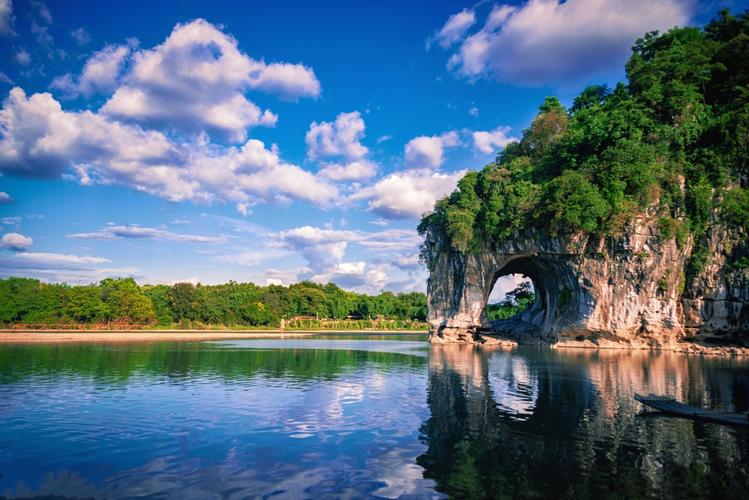 30秒看广西丨象鼻山桂林的城徽标志