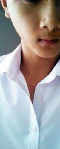 大家觉得 瓜子脸 樱桃小嘴 宽额头的男生怎么样.