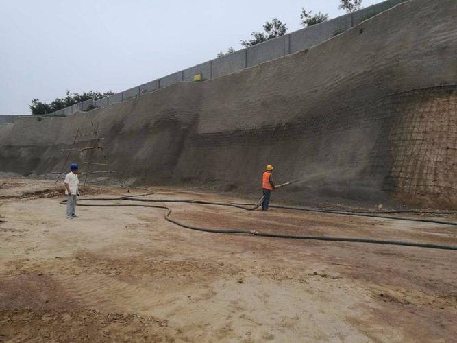 2,今日,教育培训基地(科技馆)边坡支护喷浆240平米.