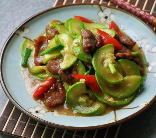 西葫芦炒牛肉