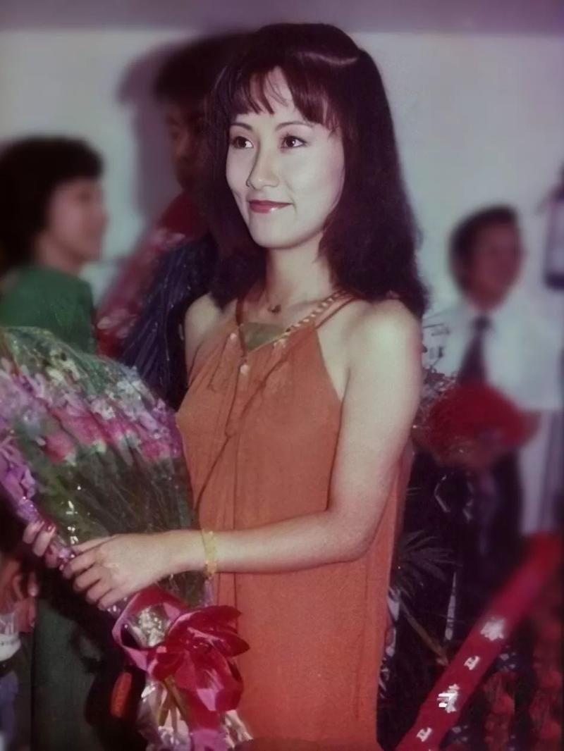 年轻时候的汪明荃,当真