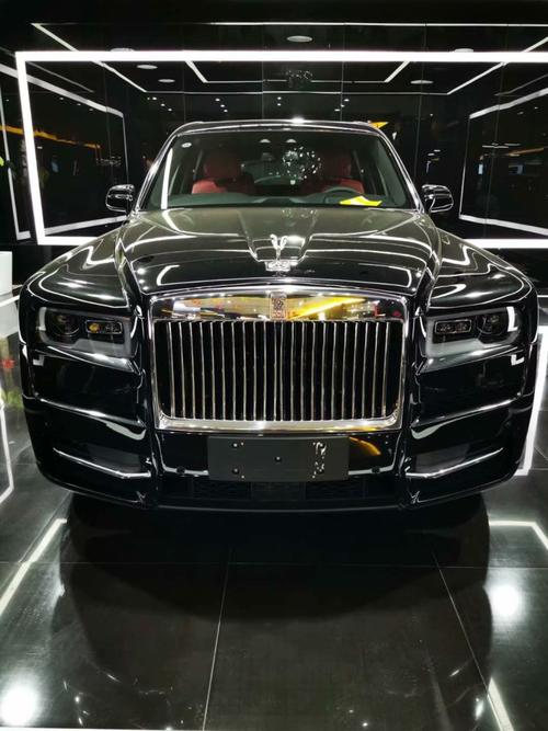 劳斯莱斯又亮相全新suv,搭v12引擎动力超g63,黑武士中