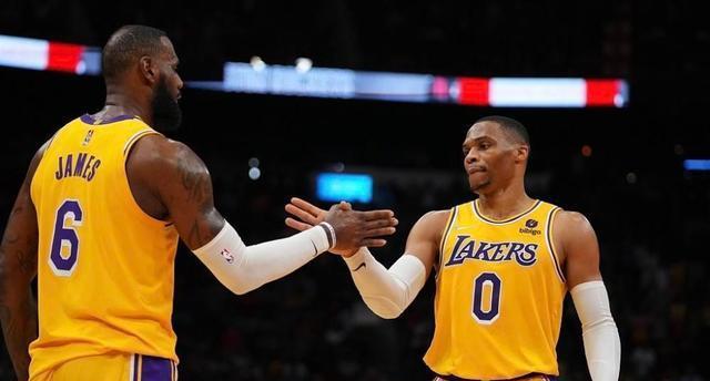 名嘴替威少打抱不平球迷不该质疑他的能力显然詹姆斯影响了他