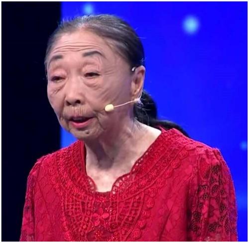 当年不顾父亲反对28岁小伙坚持娶60岁老太如今怎样了