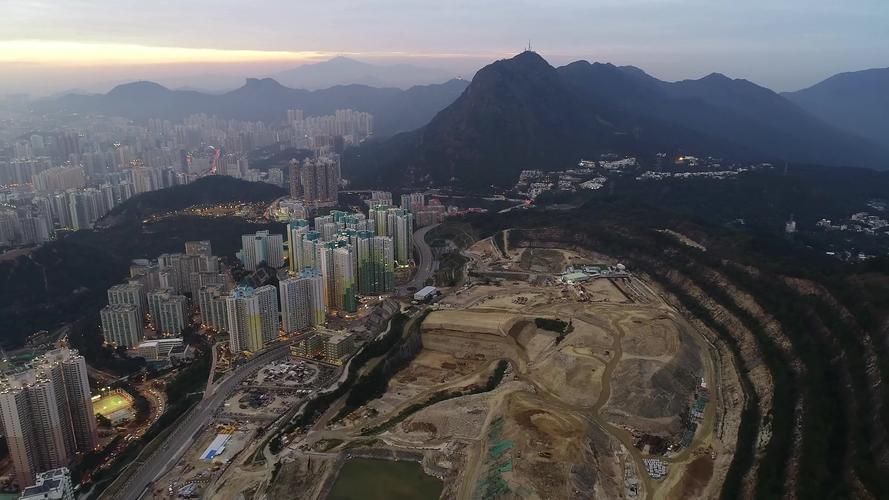 航拍香港魔鬼山炮台山半岛山脉沿岸楼宇大厦