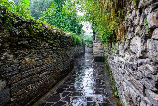 雨中的贵州青岩古镇