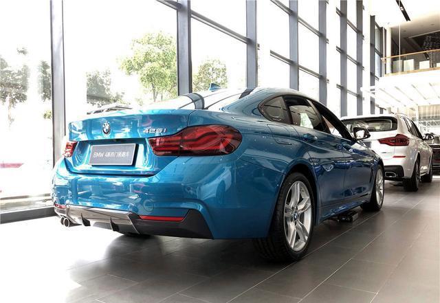 外观帅气又运动 宝马4系四门轿跑车 运动感表现很不错