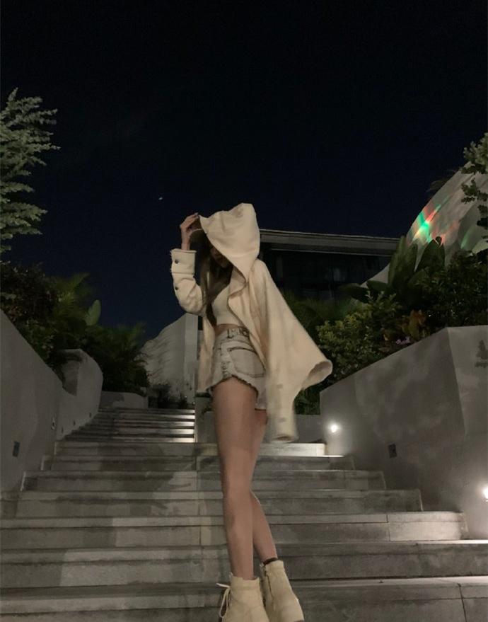 腐团儿晒自拍引争议这腿怕不是有1米5本人回应没p图