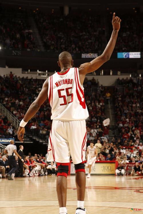 人物| 迪肯贝-穆托姆博-穆坡伦多-穆坎巴-让-雅克-瓦穆托姆博,51岁