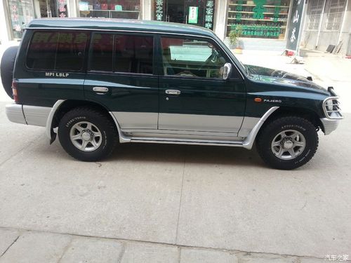 现在产的猎豹黑金刚2.2两驱只有军绿没有墨绿颜色了吗?