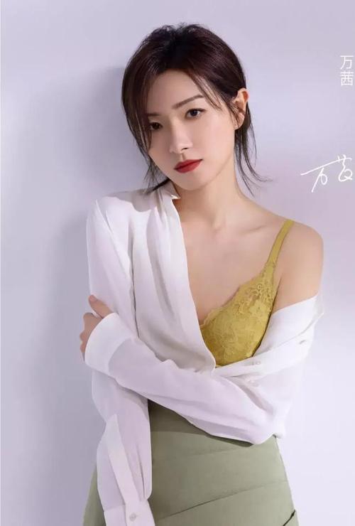 万茜代言内衣广告特别好看不愧是娱乐圈一线女明星