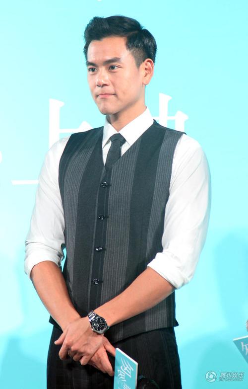 彭于晏《匆匆那年》首映 导演赞其"文武双全"