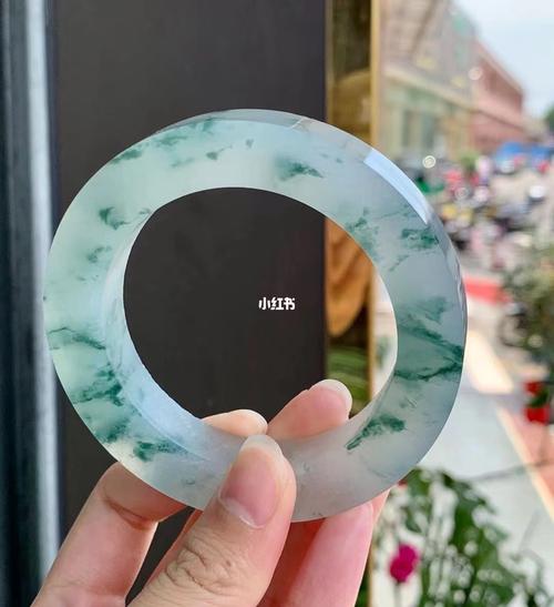 5条翡翠手镯毛坯,冰透灵动全程自然光下拍摄